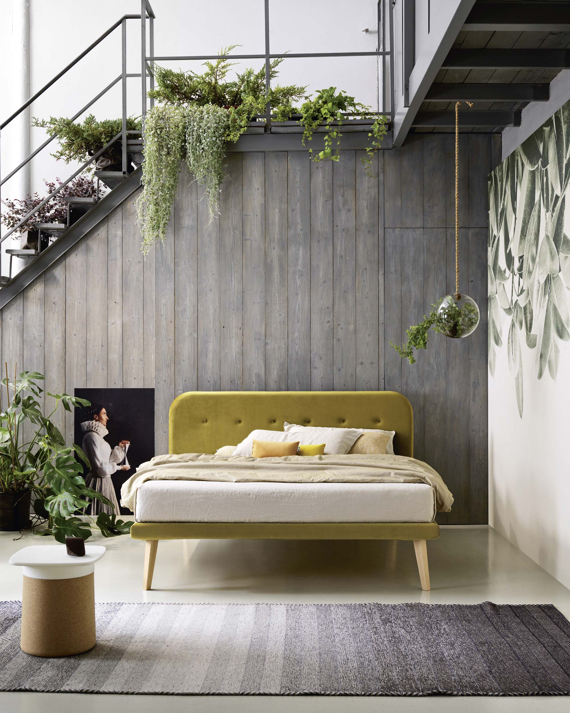 Pillows & Linen